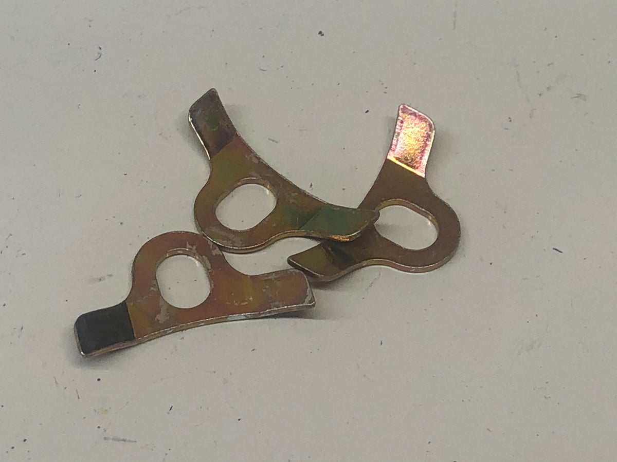 Choke cover retainer, (3)